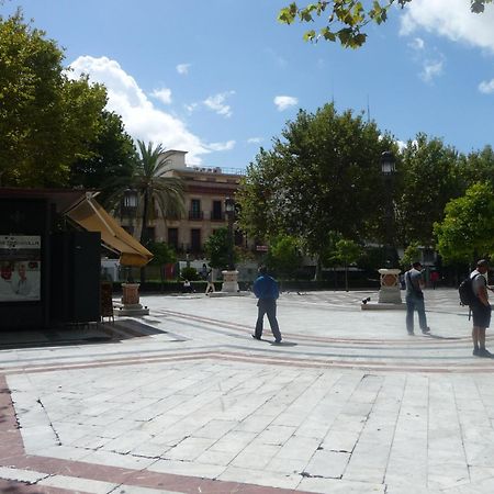 Amplio Apartamento Plaza Nueva Севилья Экстерьер фото