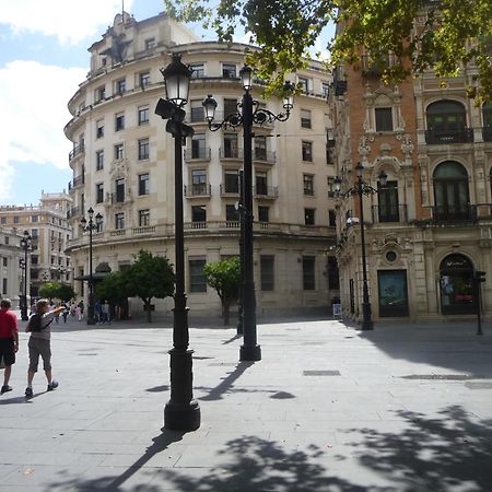 Amplio Apartamento Plaza Nueva Севилья Экстерьер фото