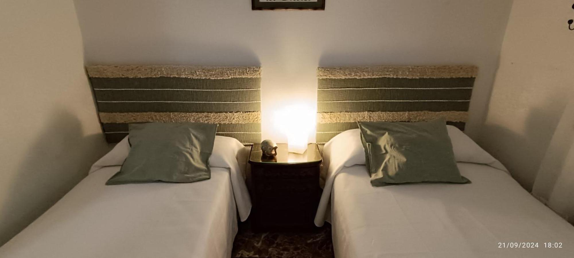Amplio Apartamento Plaza Nueva Севилья Экстерьер фото