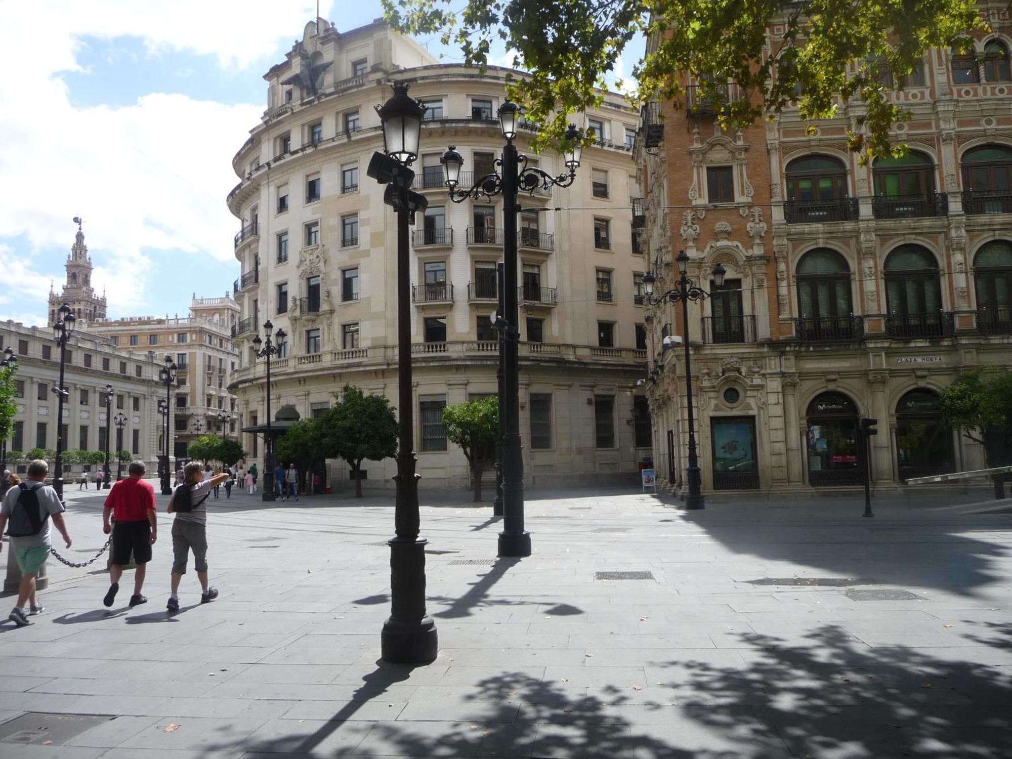 Amplio Apartamento Plaza Nueva Севилья Экстерьер фото