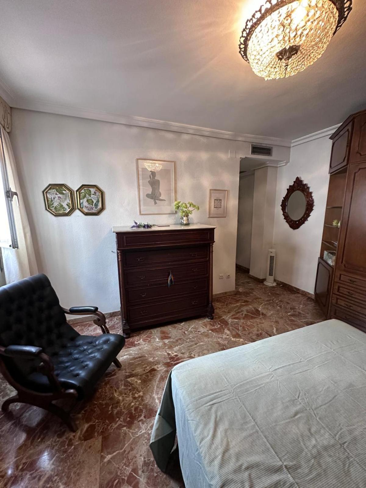 Amplio Apartamento Plaza Nueva Севилья Экстерьер фото